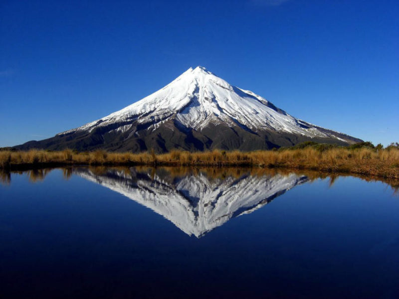 Things to see in New Zealand Mount Taranaki